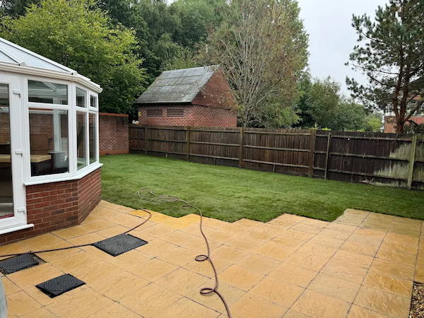 Patio and lawn landscaping in Basingstoke